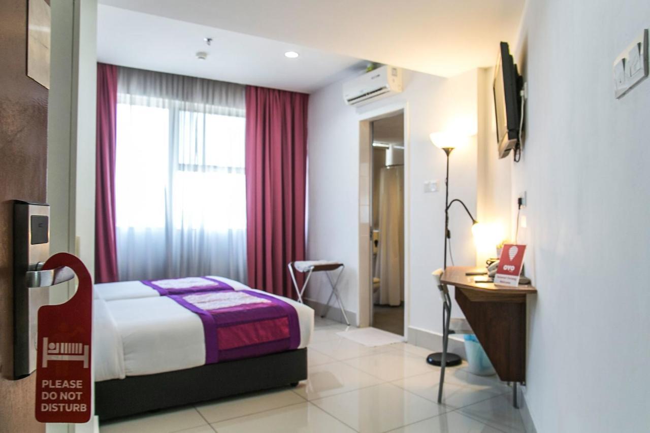 Oyo 180 V Hotel Kuala Lumpur Exterior foto